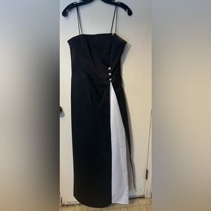 Cache Elegant Black and White Gown with Jewel Accent